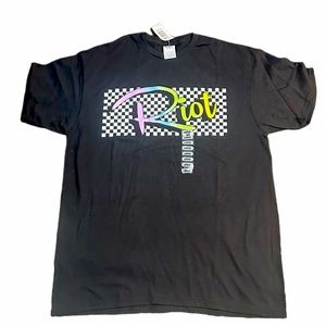 T-shirt Rock Emo Riot Punk Unisex size L. NWT